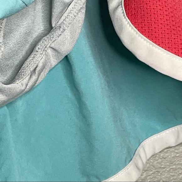 Brooks Mint color sport shorts size XS - Picture 4 of 4